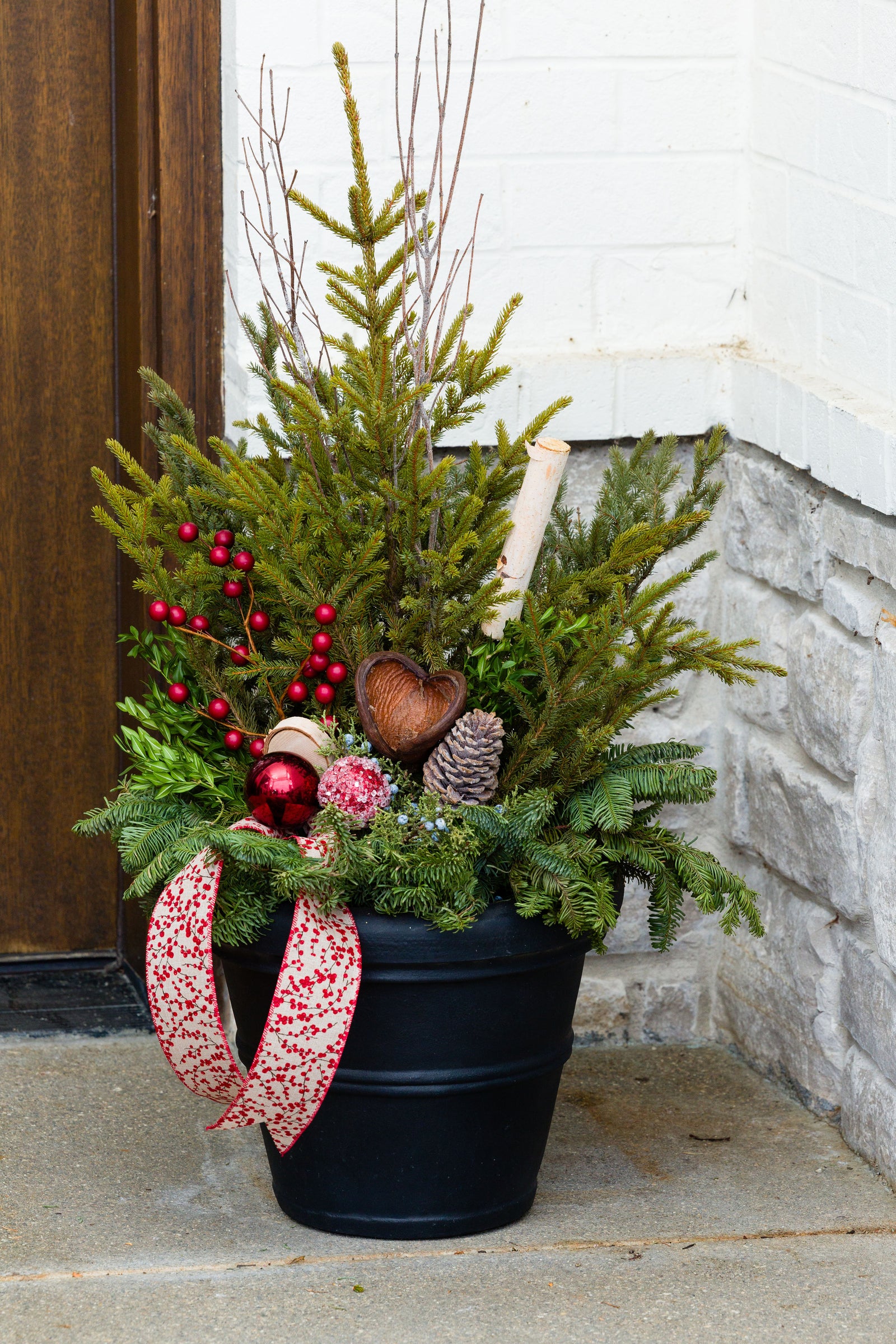 Mistletoe Magic - Small Porch Pot