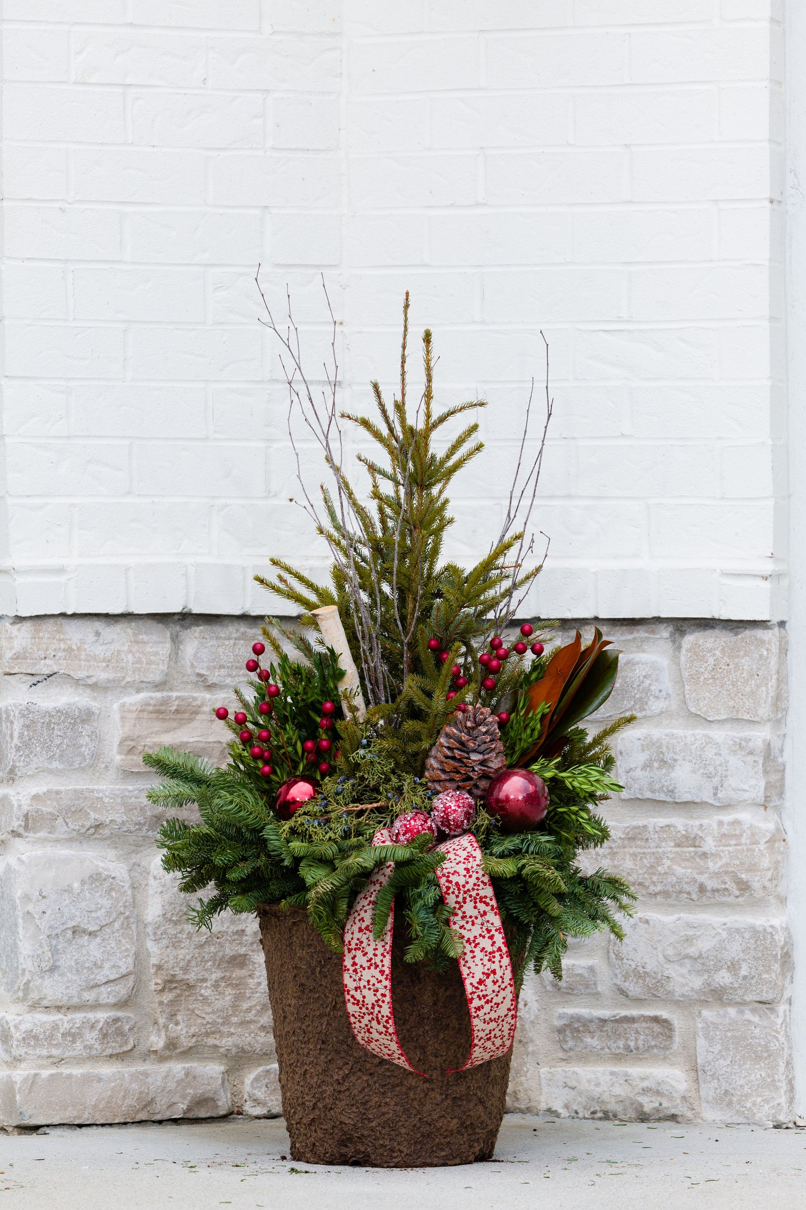 Mistletoe Magic - Medium Round Drop In