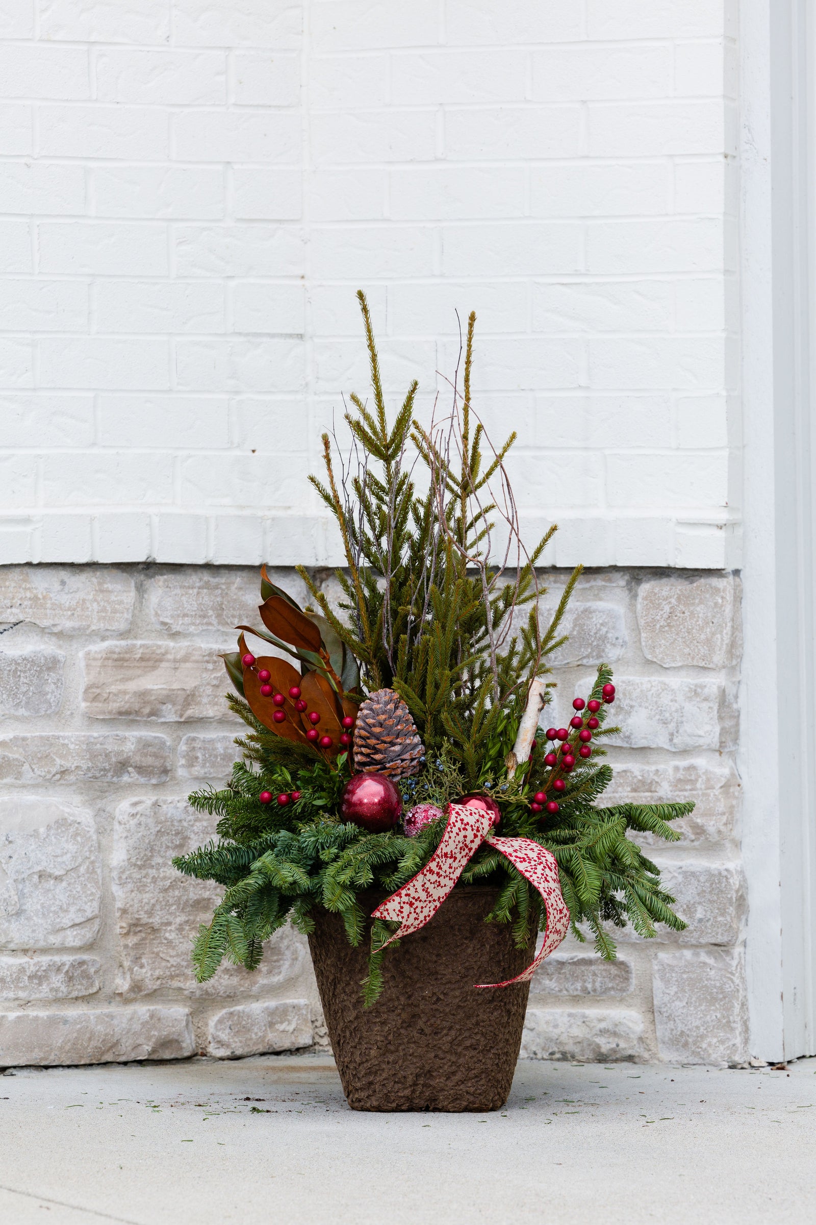 Mistletoe Magic - Medium Square Drop In