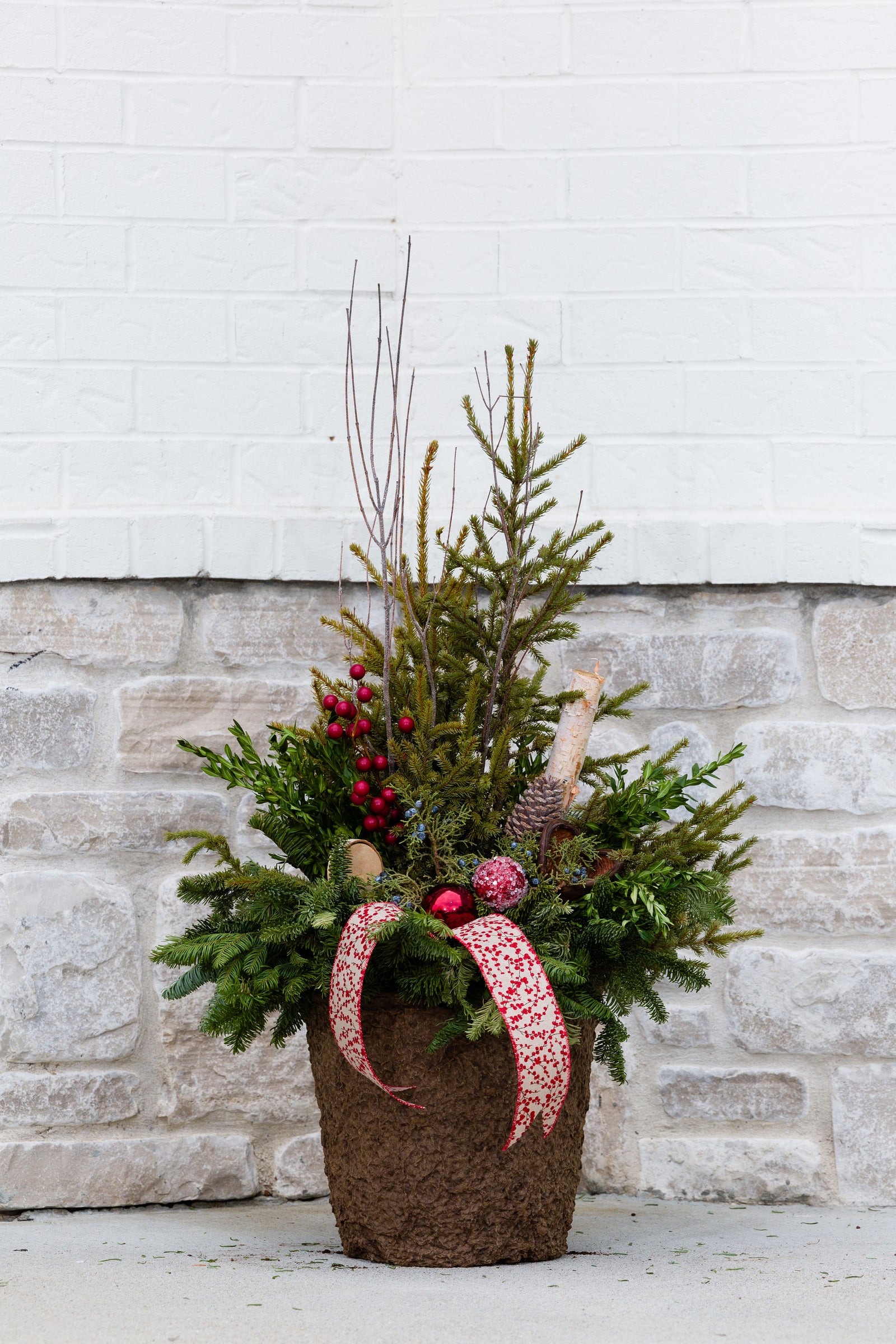 Mistletoe Magic - Small Round Drop In